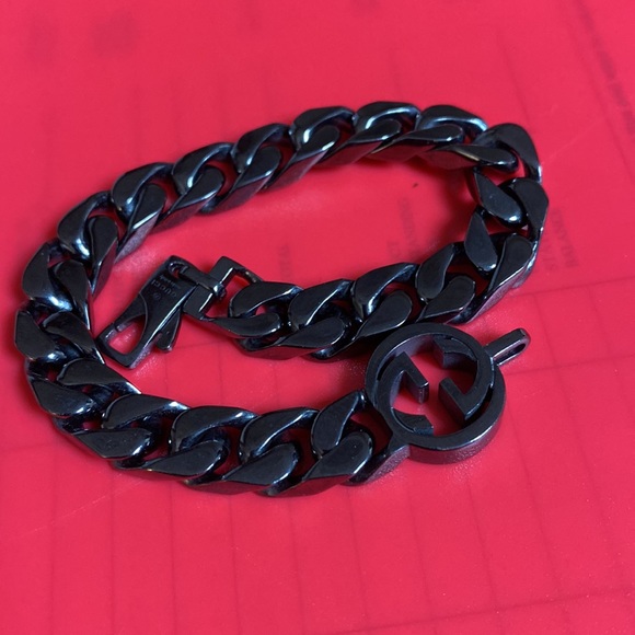 Never used authentic Gucci Silver interlocking bracelet - Picture 3 of 5